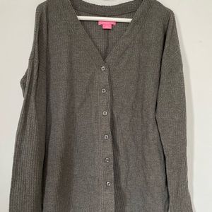 Isaac Mizrahi women’s large long sleeve gray button up waffle knit top
